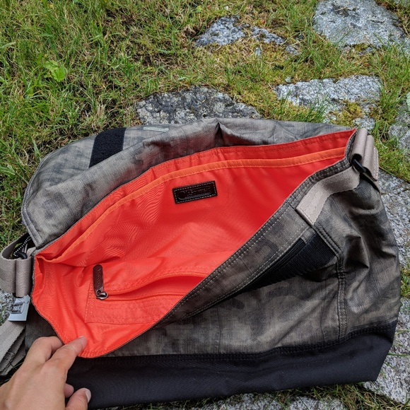 LeSportsac Messenger Bag - Picture 3 of 3